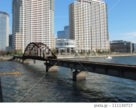 東京都中央区晴海の晴海橋梁 (旧晴海鉄道橋)の風景 111130717