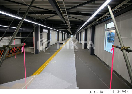 進む準備段階… 高架化に向け完成した通路『春日部駅・東口2F連絡通路』 進む準備段階… 高架化に向け完成した通路『春日部駅・東口2F連絡通路』 111130948