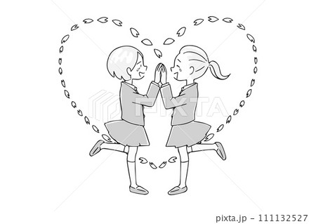 喜び合う学生の女の子たちと桜のハート 111132527