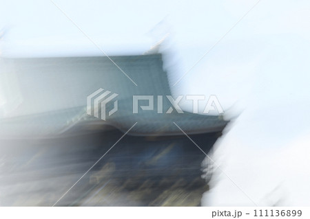 地震発生イメージ　（ 大阪城公園天守閣 ） 111136899