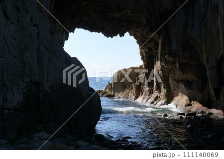 白山洞門　足摺岬にある海蝕洞　（高知県　土佐清水市） 111140069