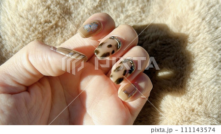 ファーの大人可愛いレオパードネイル 111143574