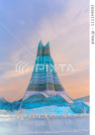 Harbin International Ice and Snow Sculpture Festival is an annual winter festival that takes place in Harbin, China. It is the world largest ice and snow festival. 111144093