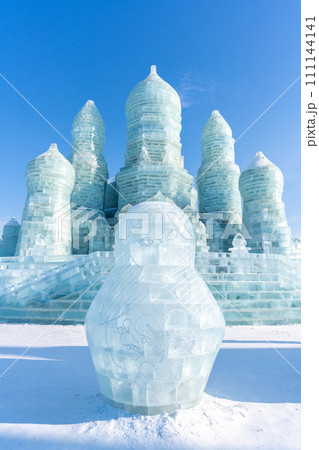 Harbin International Ice and Snow Sculpture Festival is an annual winter festival that takes place in Harbin, China. It is the world largest ice and snow festival. 111144141