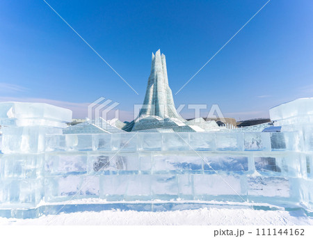 Harbin International Ice and Snow Sculpture Festival is an annual winter festival that takes place in Harbin, China. It is the world largest ice and snow festival. 111144162