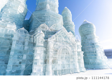 Harbin International Ice and Snow Sculpture Festival is an annual winter festival that takes place in Harbin, China. It is the world largest ice and snow festival. 111144178
