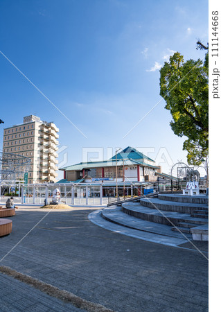 磐田市のJR磐田駅北口からの街並み(静岡県) 111144668