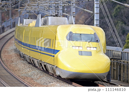 山陽新幹線　岡山ー相生　JR東海　923形0番台　T4編成（東京）　ドクターイエロー 111146810