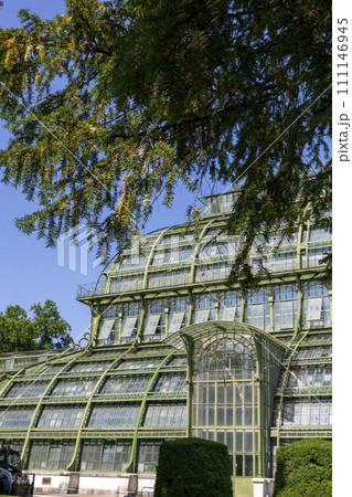 Botanical House "House in the Desert" in the Schoenbrunn Palace Park Botanical House "House in the Desert" in the Schoenbrunn Palace Park 111146945
