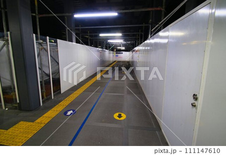 進む準備段階… 高架化に向け役目を終える『春日部駅・東口1F連絡通路』 進む準備段階… 高架化に向け役目を終える『春日部駅・東口1F連絡通路』 111147610