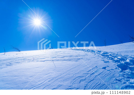【雪山素材】冬の小遠見山から見た風景【長野県】 【雪山素材】冬の小遠見山から見た風景【長野県】 111148902