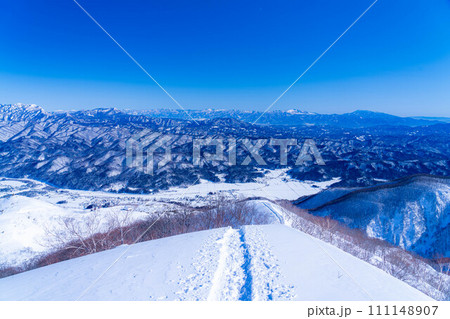 【雪山素材】冬の小遠見山から見た風景【長野県】 【雪山素材】冬の小遠見山から見た風景【長野県】 111148907