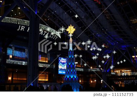 桜と東屋 111152735