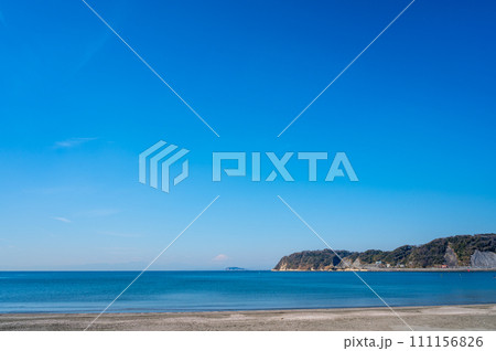 神奈川県の逗子海岸 111156826