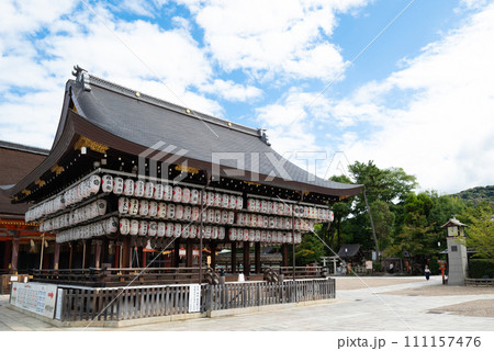 京都を代表する神社 八坂神社 111157476