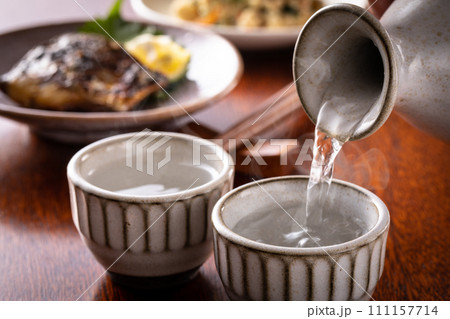 日本酒とおつまみ  111157714