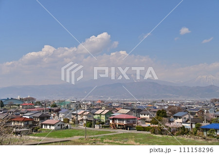 坂田山共生の森から眺める春の風景 111158296