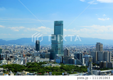 大阪市難波から見た天王寺方面の街並み　俯瞰 111161863