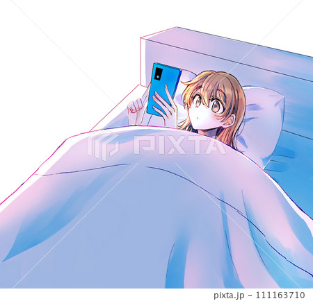 ベッドの中でスマホを見る女性　ネガティブイメージ 111163710