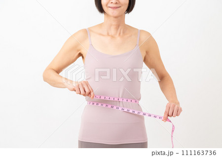ミドル女性ダイエットイメージ ミドル女性ダイエットイメージ 111163736