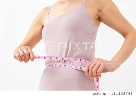 ミドル女性ダイエットイメージ 111163741