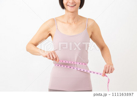 ミドル女性ダイエットイメージ ミドル女性ダイエットイメージ 111163897