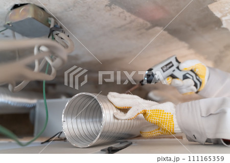 リフォーム工事　ダクトホース取り付け 111165359