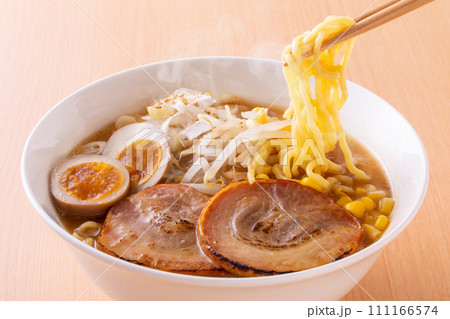 味噌ラーメンを食べる 111166574