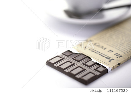 板チョコ　白背景 111167529