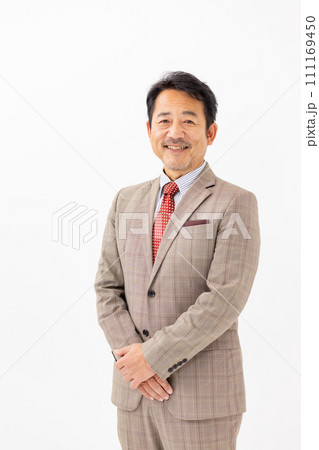 ビジネス　男性　ポートレート　白バック 111169450