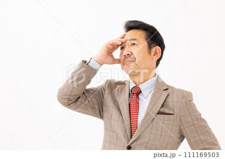 ビジネスマン　悩む 111169503