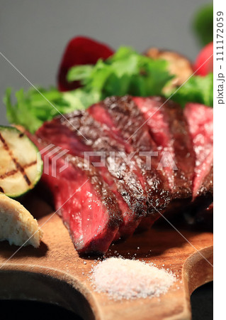 牛肉ステーキ 牛肉ステーキ 111172059