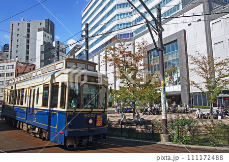 東京さくらトラム 都電荒川線（大塚駅南口にて） 111172488