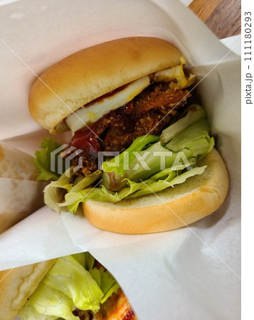 極上のエッグチキンバーガー 111180293