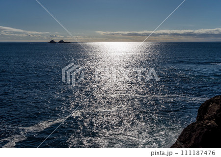 《海の煌き》太平洋・熊野灘・三重県・鬼ヶ城 《海の煌き》太平洋・熊野灘・三重県・鬼ヶ城 111187476