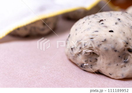 パン生地・黒胡麻 パン生地・黒胡麻 111189952