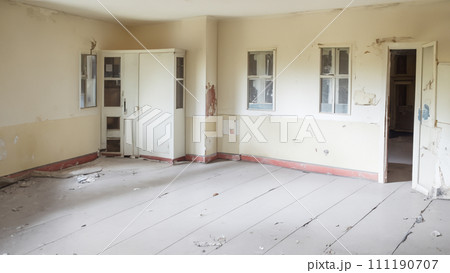 白い廃墟 111190707