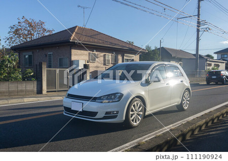 コンパクトカー　道路走行 111190924