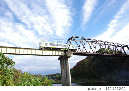 キハ110一両普通列車 八高線 荒川鉄橋 寄居付近 111191202