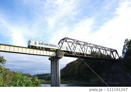 キハ110普通列車 八高線 荒川鉄橋 寄居付近 111191207
