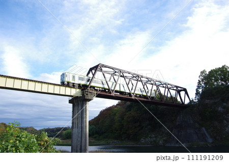 キハ110普通列車 八高線 荒川鉄橋 寄居付近 111191209