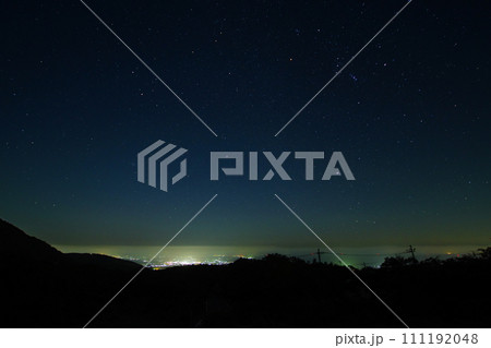 那須高原の星空／栃木県那須町峠の茶屋駐車場 111192048