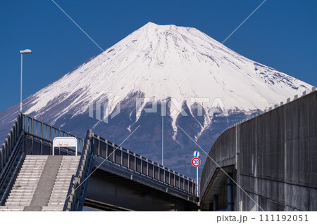 《静岡県》富士山夢の大橋・外国人観光客に人気の撮影スポット 111192051
