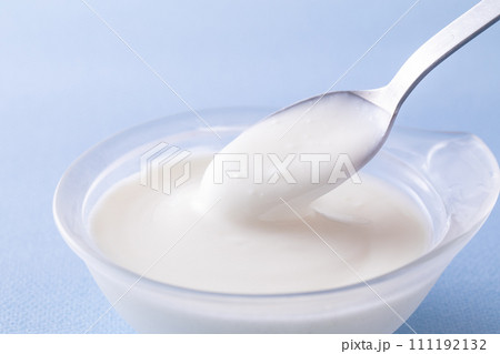 ヨーグルト 111192132