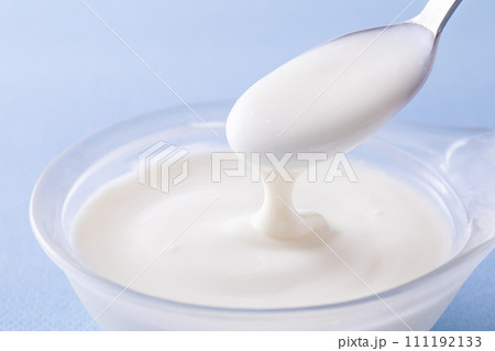 ヨーグルト 111192133