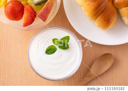ヨーグルト, 乳製品, 牛乳, 発酵, 乳酸菌, 食べ物, 食品, ビフィズス菌, 発酵食品, 乳, ヨーグルト, 乳製品, 牛乳, 発酵, 乳酸菌, 食べ物, 食品, ビフィズス菌, 発酵食品, 乳, 111193182