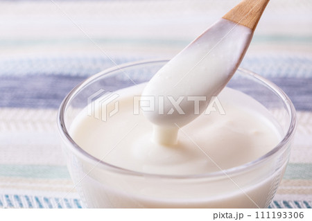 ヨーグルト 111193306