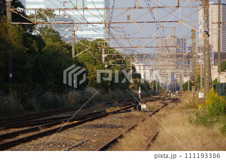 東高島駅 鶴見方構内 111193386