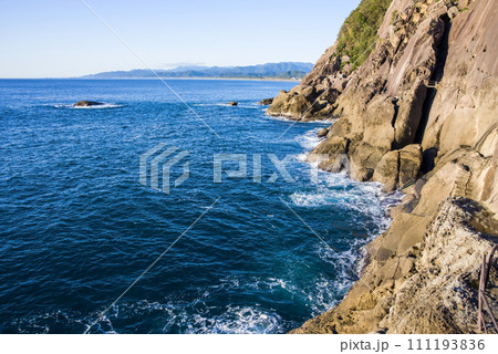 世界遺産「鬼ヶ城」(三重県・熊野市) 111193836