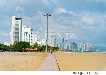The embankment is part of Nha Trang. 111196338